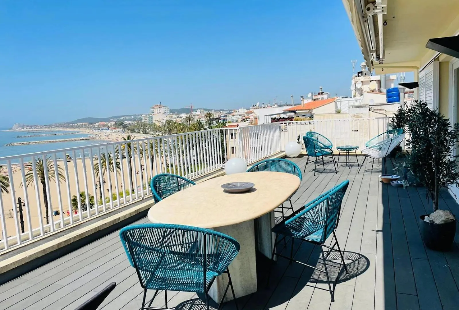 Atico Con Fantasticas Vistas Al Mar Y La Iglesia Apartment Sitges Spain